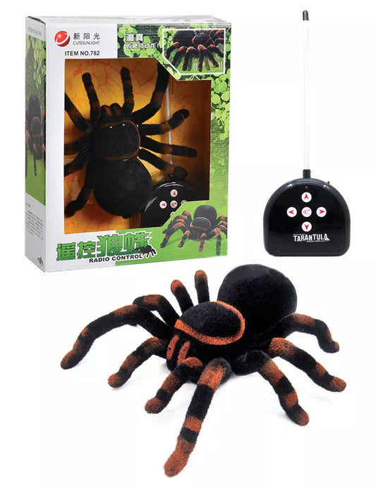 Remote control animal toy set including mouse, spider, and lizard for kids' educational play