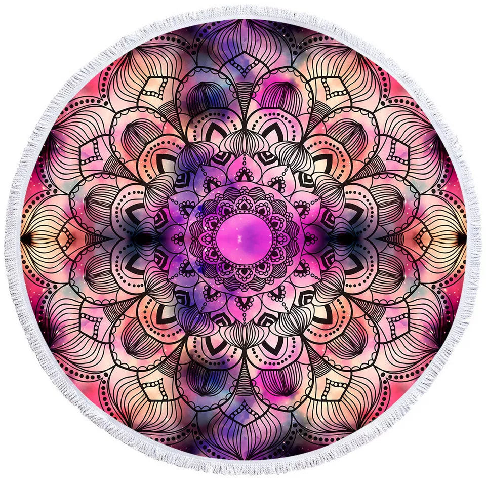 Round printed polyester towel mat for beach, yoga, and home decor with vibrant 3D patterns