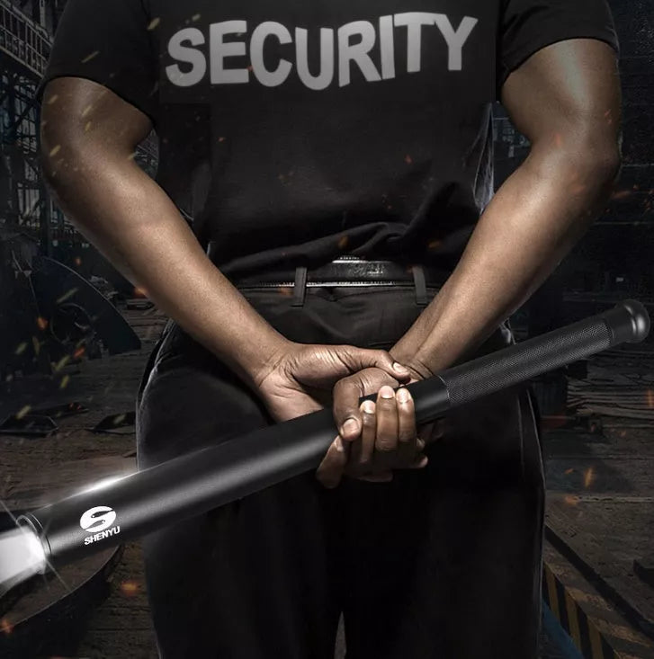 LED Aluminum Flashlight with adjustable focus and 2000 lumen output