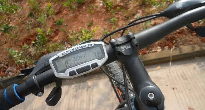 Mountain bike speedometer with blue luminous display and 28 functions