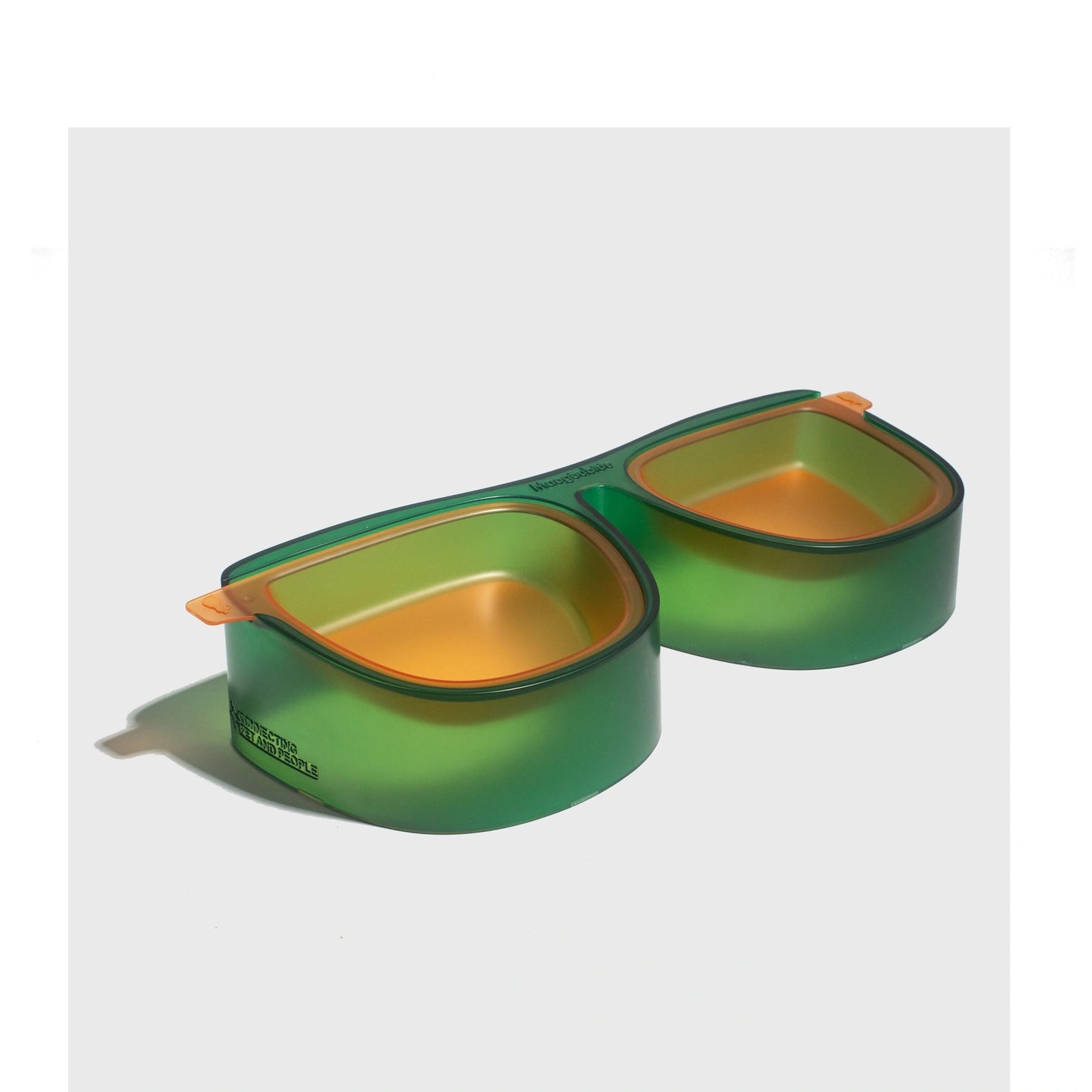 Black super pet bowl with 15° slant design for cat comfort and anti-overturning base