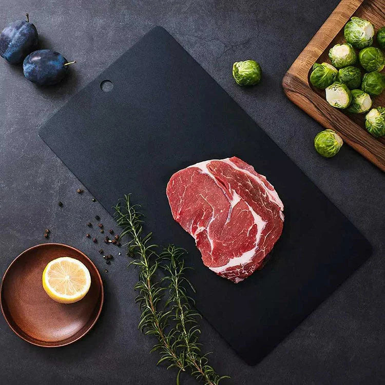 Black aluminum steak thaw board for efficient defrosting, measuring 380x200x16mm