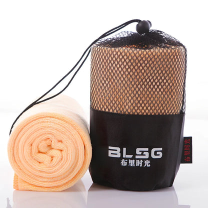 Sports towel with twistless yarn technology measuring 30x100cm in multiple colour options