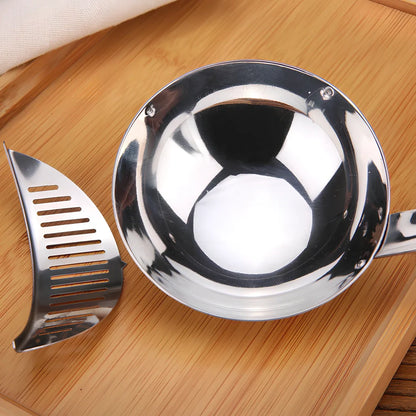 Stainless steel kitchen colander spoon with detachable large and small serving spoons on kitchen counter