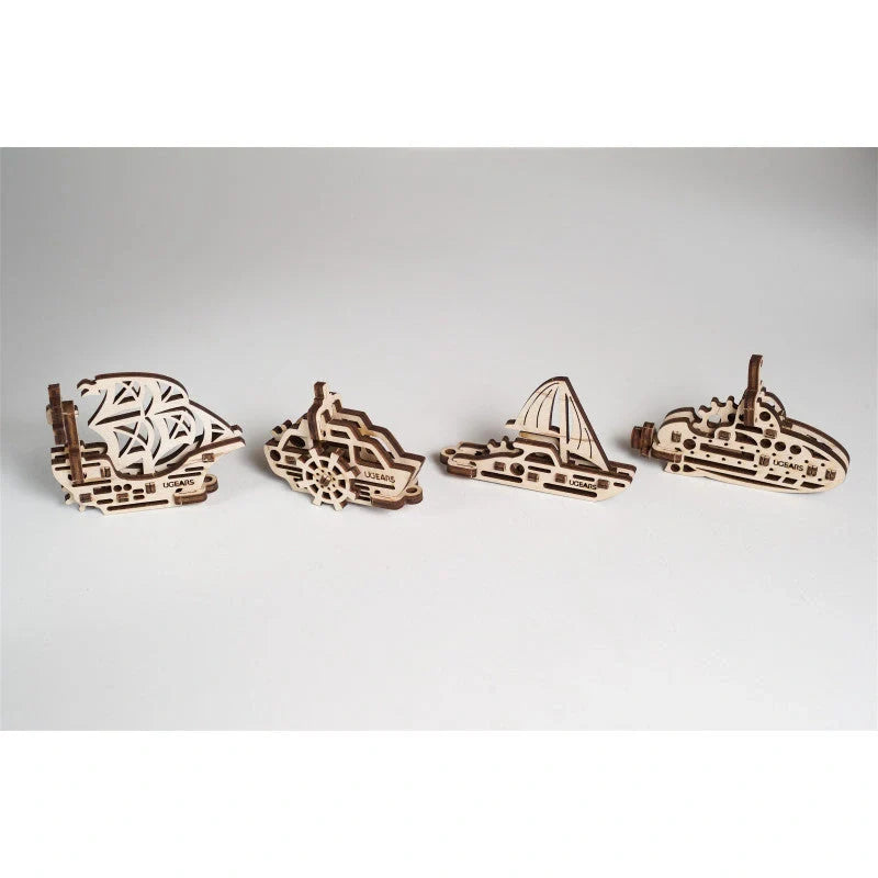 Wooden Fingertip Rubik Cube Puzzle with four small movable assembling pieces