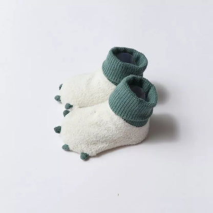 Warm baby socks in khaki, white, toon, and black colors for sizes S, M, L