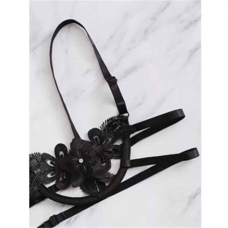 Sexy lingerie set with floral pattern and fitted straps in multiple colors