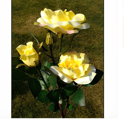 Solar rose garden lamp with white LEDs and crepe petals for pathway lighting