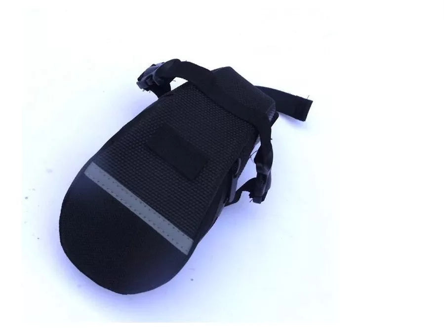 Black bicycle saddle bag with reflective strip, dimensions 20CM x 8CM x 6CM