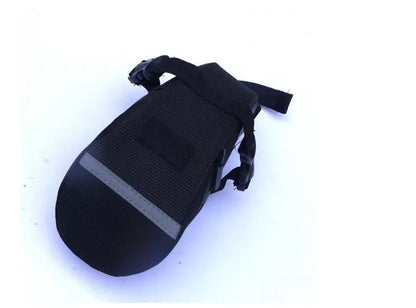 Black bicycle saddle bag with reflective strip, dimensions 20CM x 8CM x 6CM