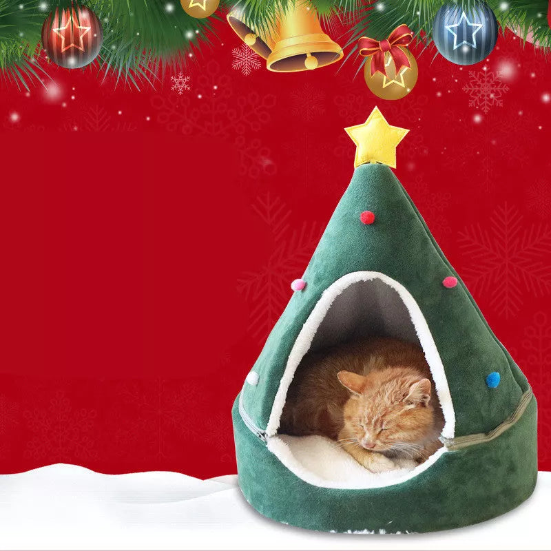 Festive Christmas tree cat litter with red hat and green tree design for pets