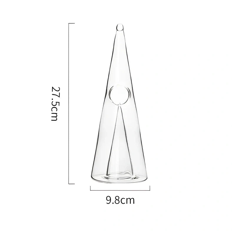 Korean-style clear glass waterfall decanter with 501-600ml capacity showing pouring stream