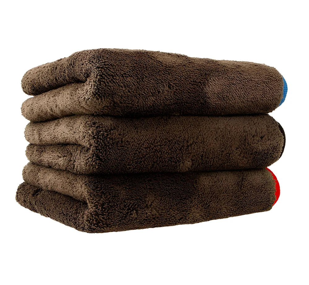 1200GSM composite coral fleece microfiber towel, 40x40cm square in black for car detailing, high absorbency shown drying vehicle surface