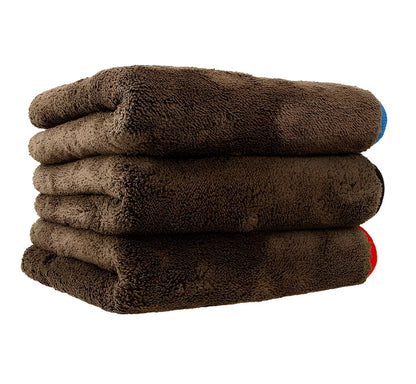 1200GSM composite coral fleece microfiber towel, 40x40cm square in black for car detailing, high absorbency shown drying vehicle surface