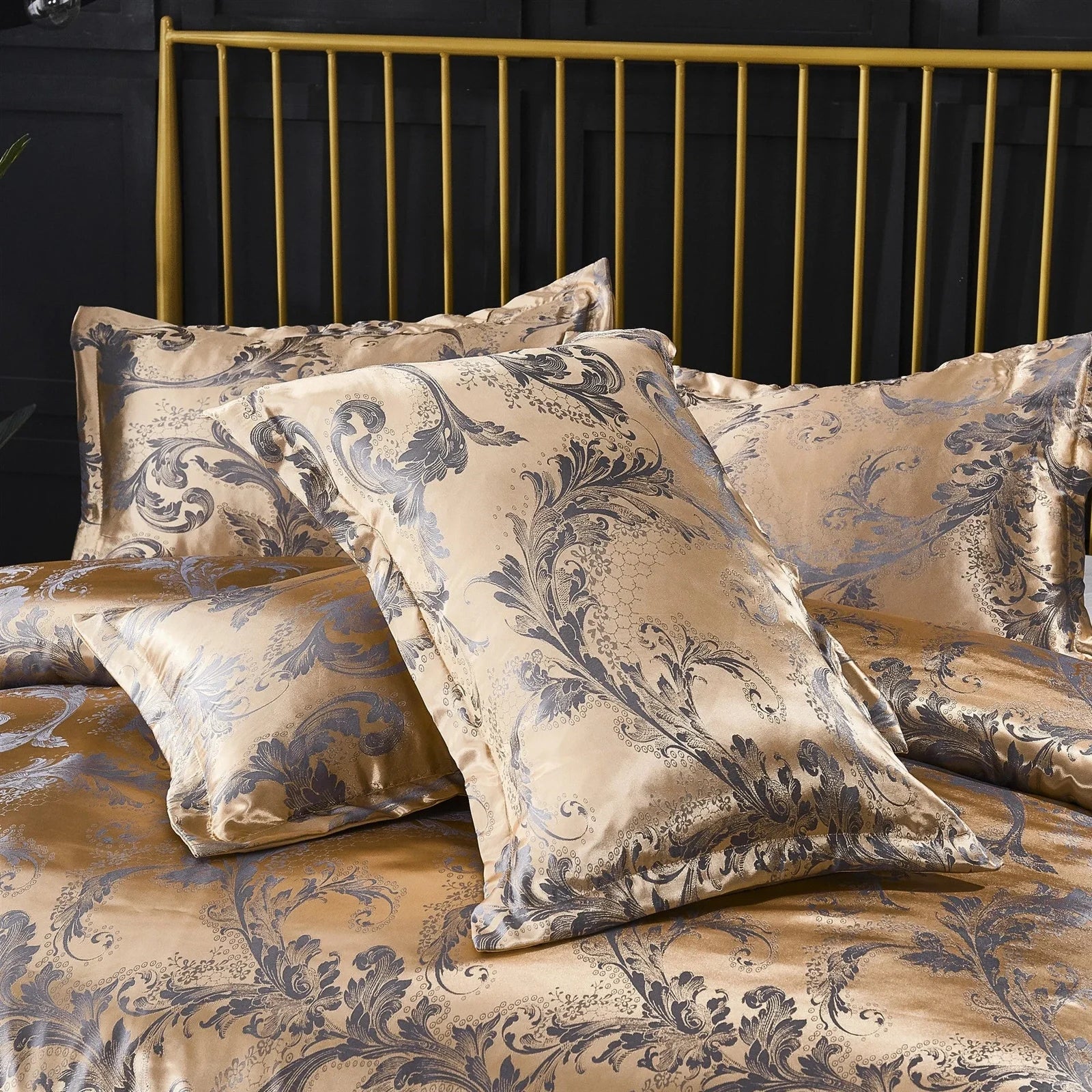 Three-piece bedding set with reactive dyed polyester in blue, gold, grey, pink, purple, or white for UK bed sizes