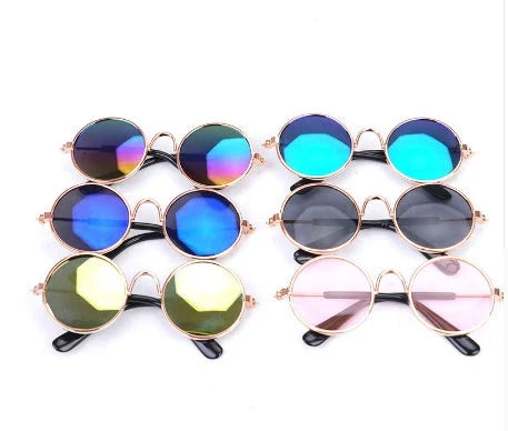 Stylish pet glasses with spring-loaded frames in a variety of fashionable colors, perfect for dressing up your cat or small dog