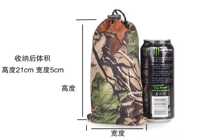 Jungle camouflage raincoat for outdoor hiking and climbing, lightweight and water-resistant