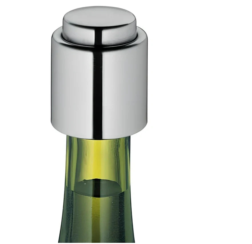 Silver stainless steel vacuum wine stopper, 4.1cm x 5cm x 3.1cm, preserves freshness by removing air from standard bottles