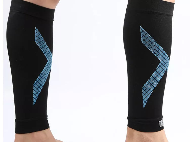 Sports compression socks with adjustable leg guard in nylon material