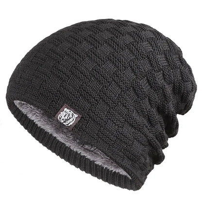 Tiger Label fleece warm men's hat in black, knitted cotton unisex beanie with fleece lining.