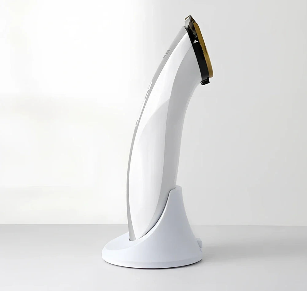 White KM-1830 electric hair clipper, 18.2 x 5 cm compact design, 3W power for home trimming