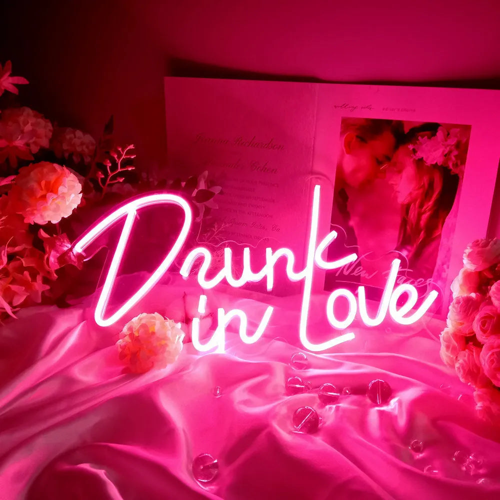 LED letter-shaped neon light with acrylic shell and USB cable, measuring 400mm with five colour style options