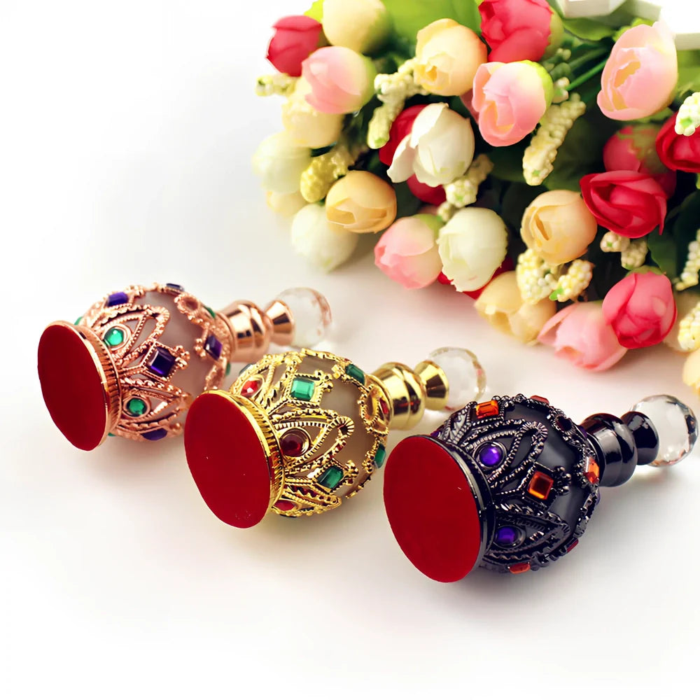 Arabic style glass perfume bottle with zinc alloy hardware and metal crystal accessories
