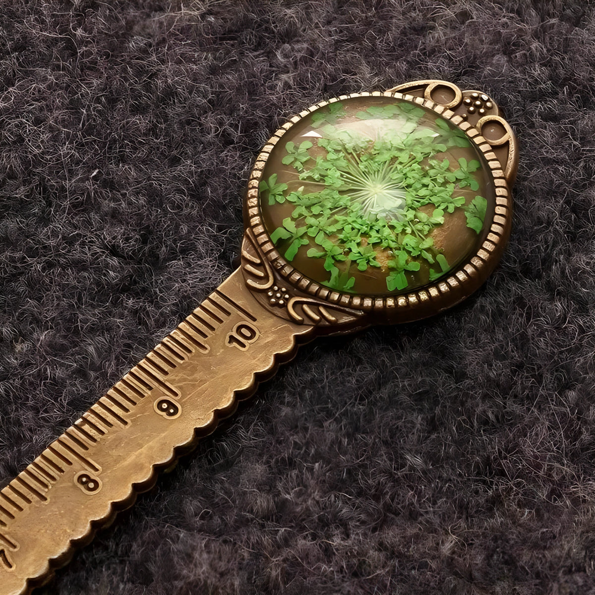 12cm handmade dried flower bookmark with gypsophila ruler featuring lace flowers, daffodils, and clover on blue background