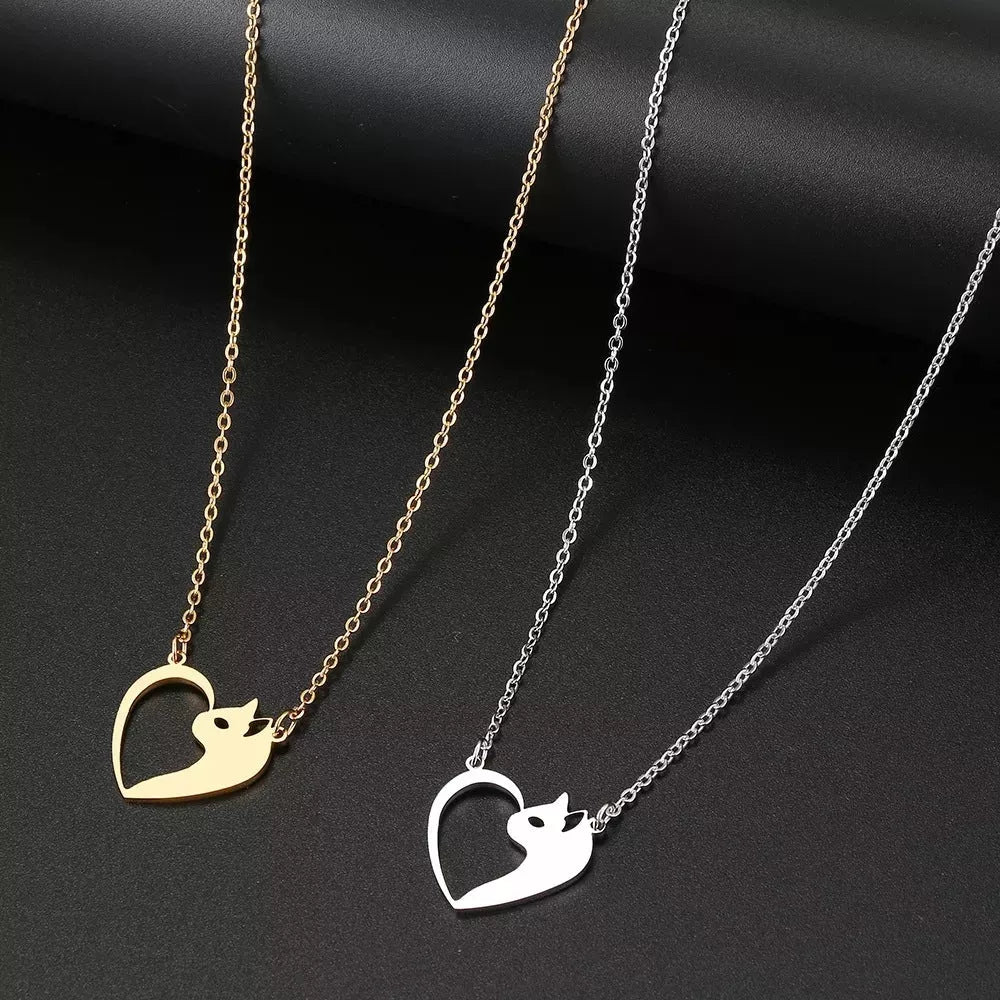 Stainless steel heart cat pendant necklace for women in silver and gold options