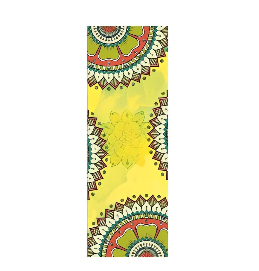 Microfiber yoga towel with mandala pattern measuring 183×63cm with 2mm thickness