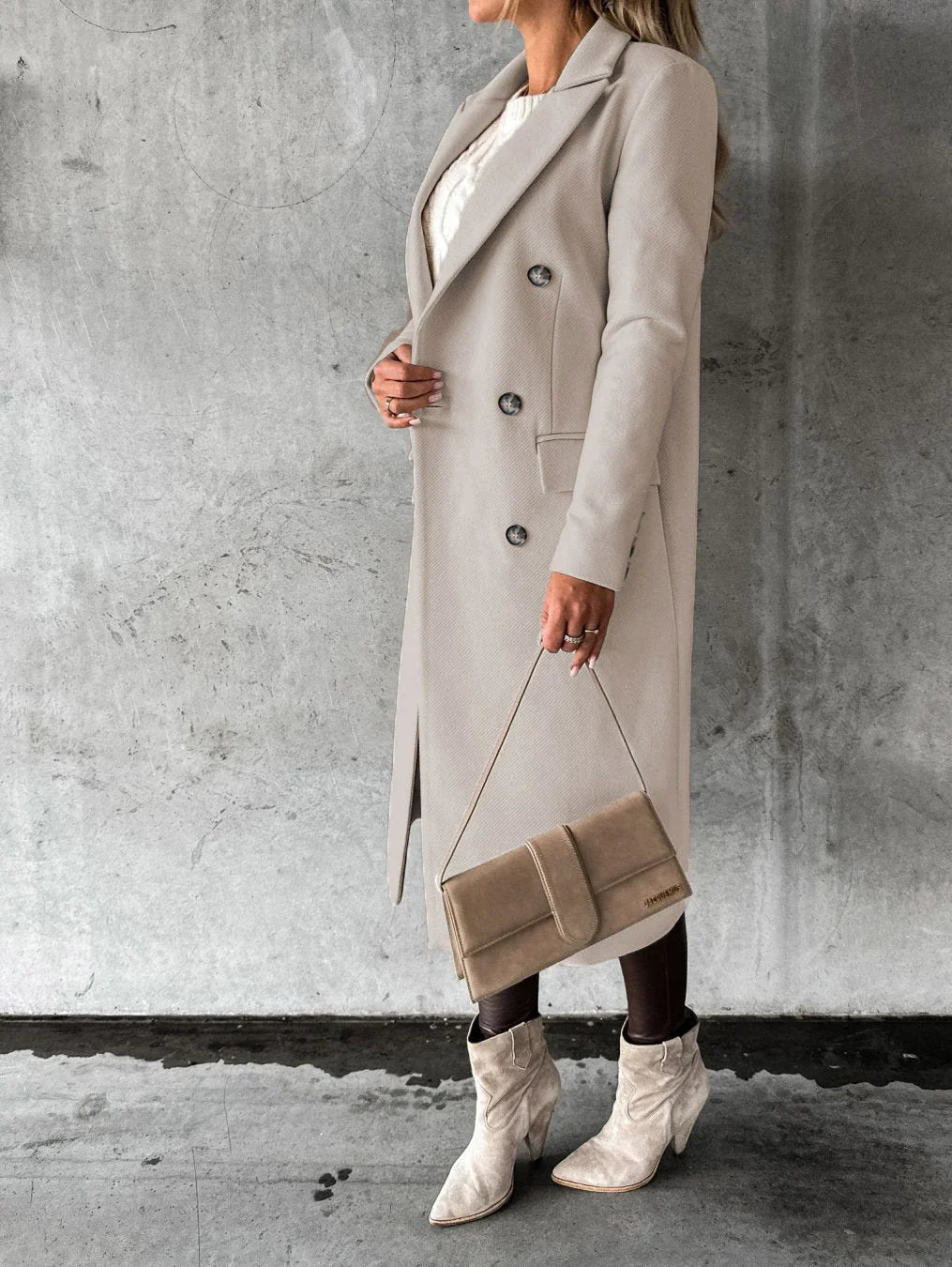 Stylish long sleeve lapel coat in various colors for trendy winter fashion