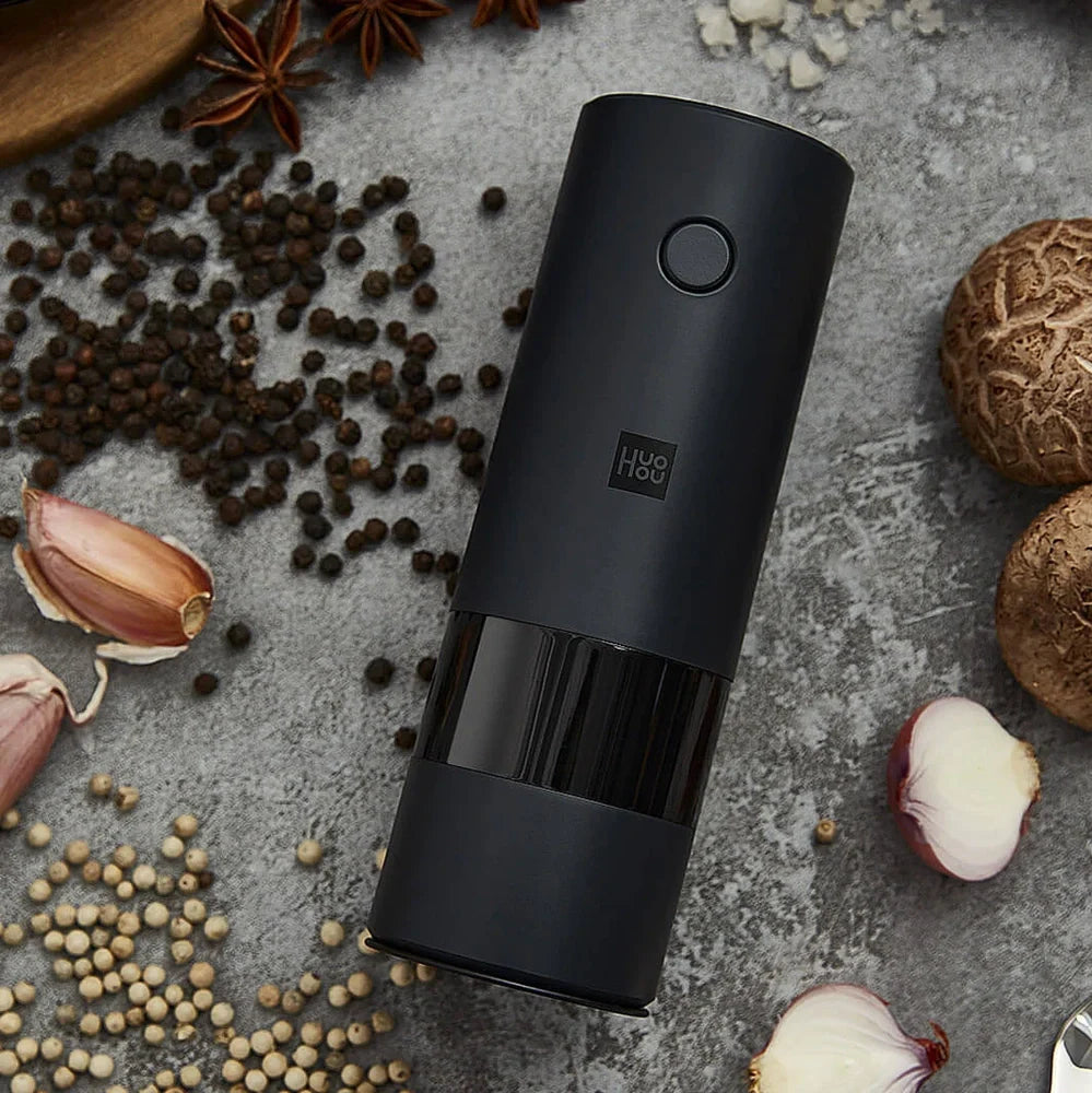 White electric grinder with ceramic mechanism for pepper and salt, 51.5×157mm dimensions