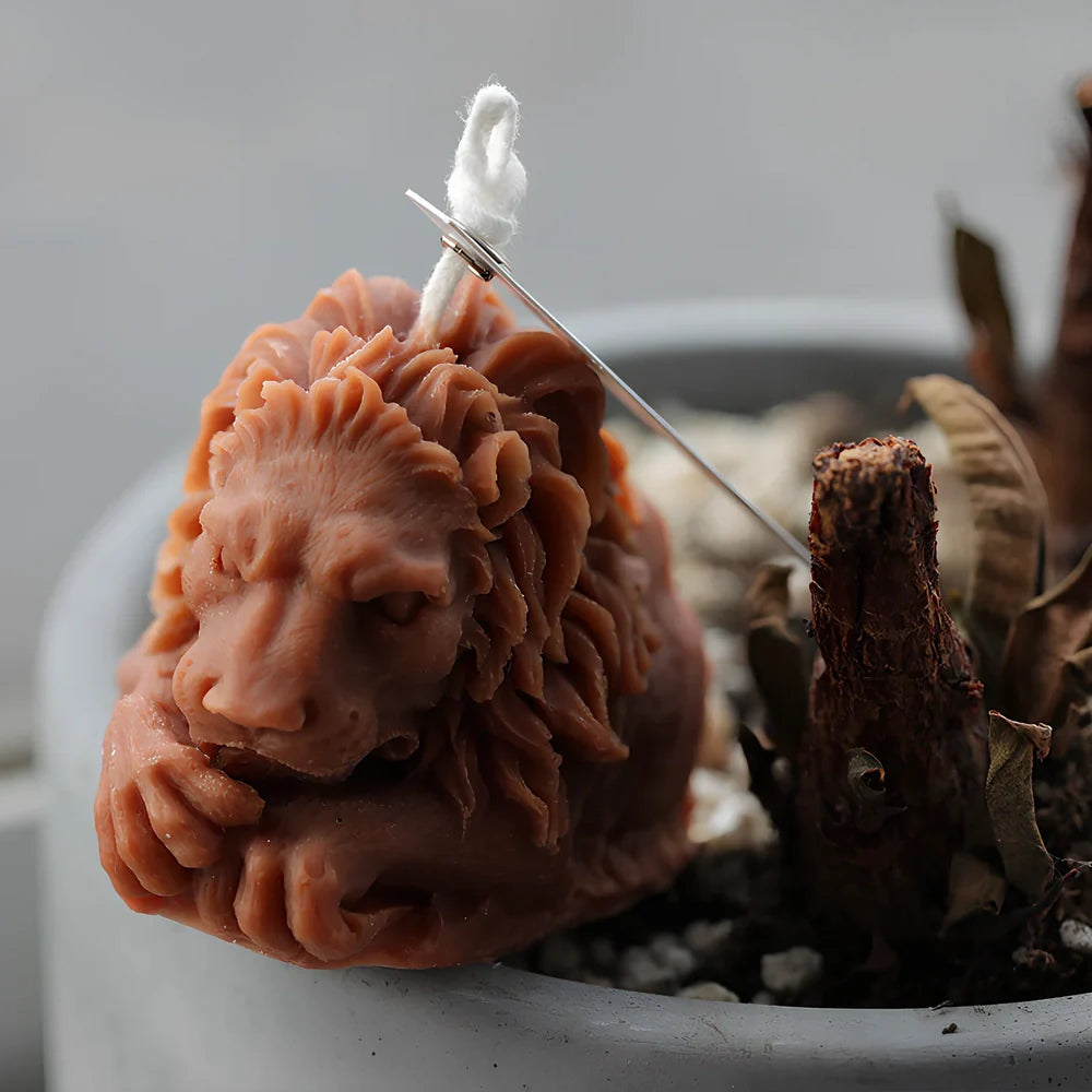 White 3D lion candle silicone mould showing detailed facial features and mane texture