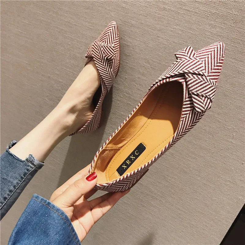 Women's black and red pointed toe flats with low 1-3cm heel, cotton upper, and super fibre lining