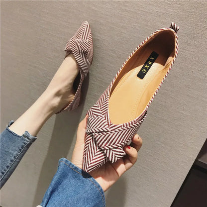 Women's black and red pointed toe flats with low 1-3cm heel, cotton upper, and super fibre lining