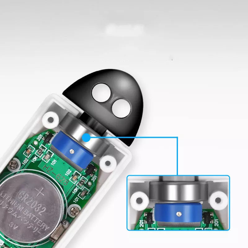 Digital Counting Skipping Rope with white handles and built-in jump counter