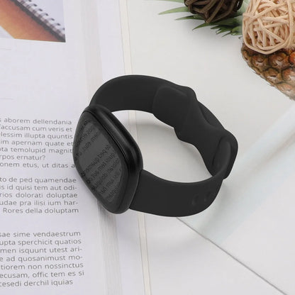 Fitbit Versa 3 smartwatch strap in TPU silicone showing colour options.