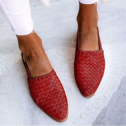 Baotou flat sandals with buckle closure in pointed toe design, available in multiple colours and sizes