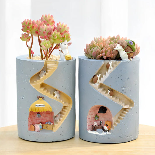 Resin cartoon succulent pot with hedgehog design measuring 15cm diameter for desktop gardening