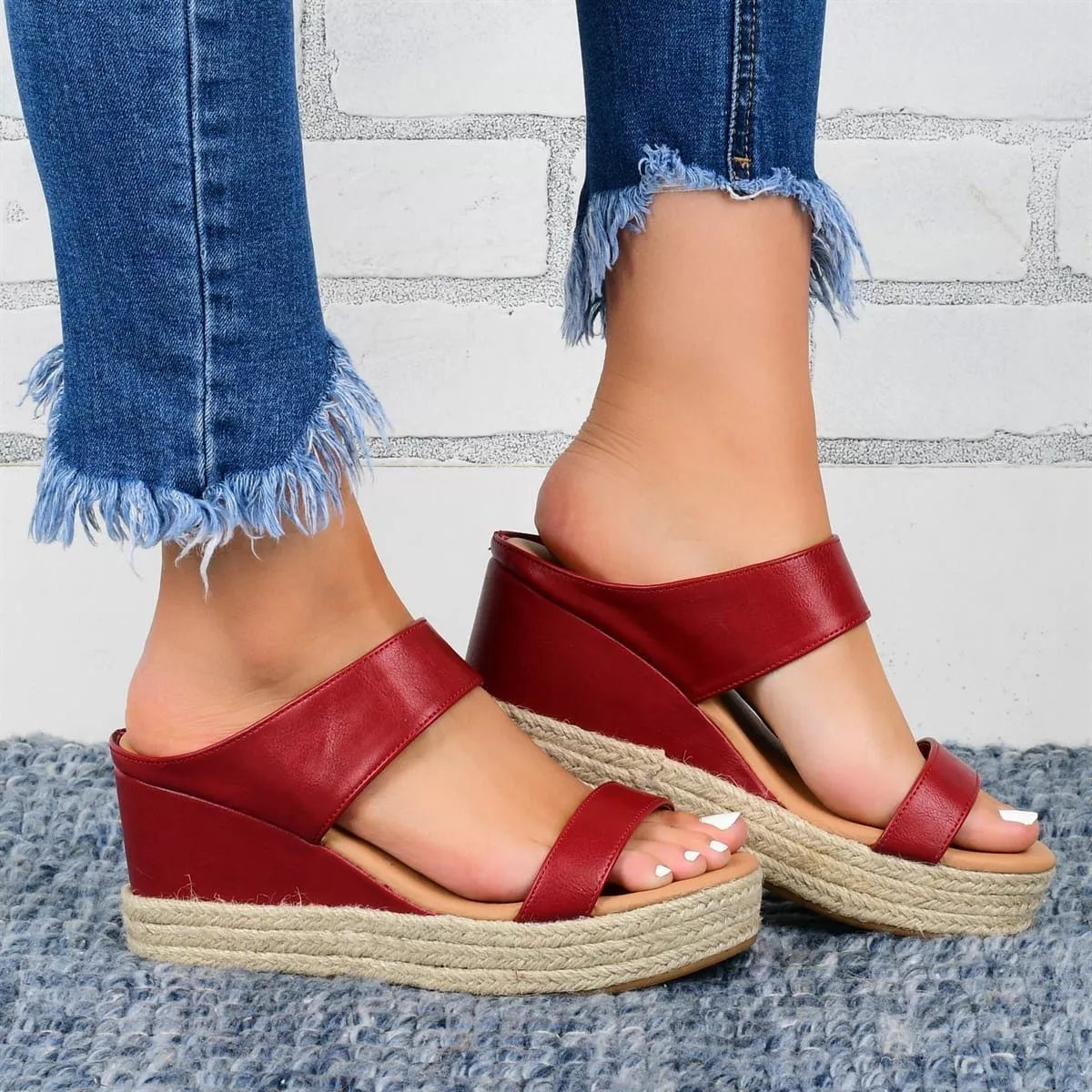 Casual wedge heel sandals in multiple colors with a comfortable 3-5CM heel height