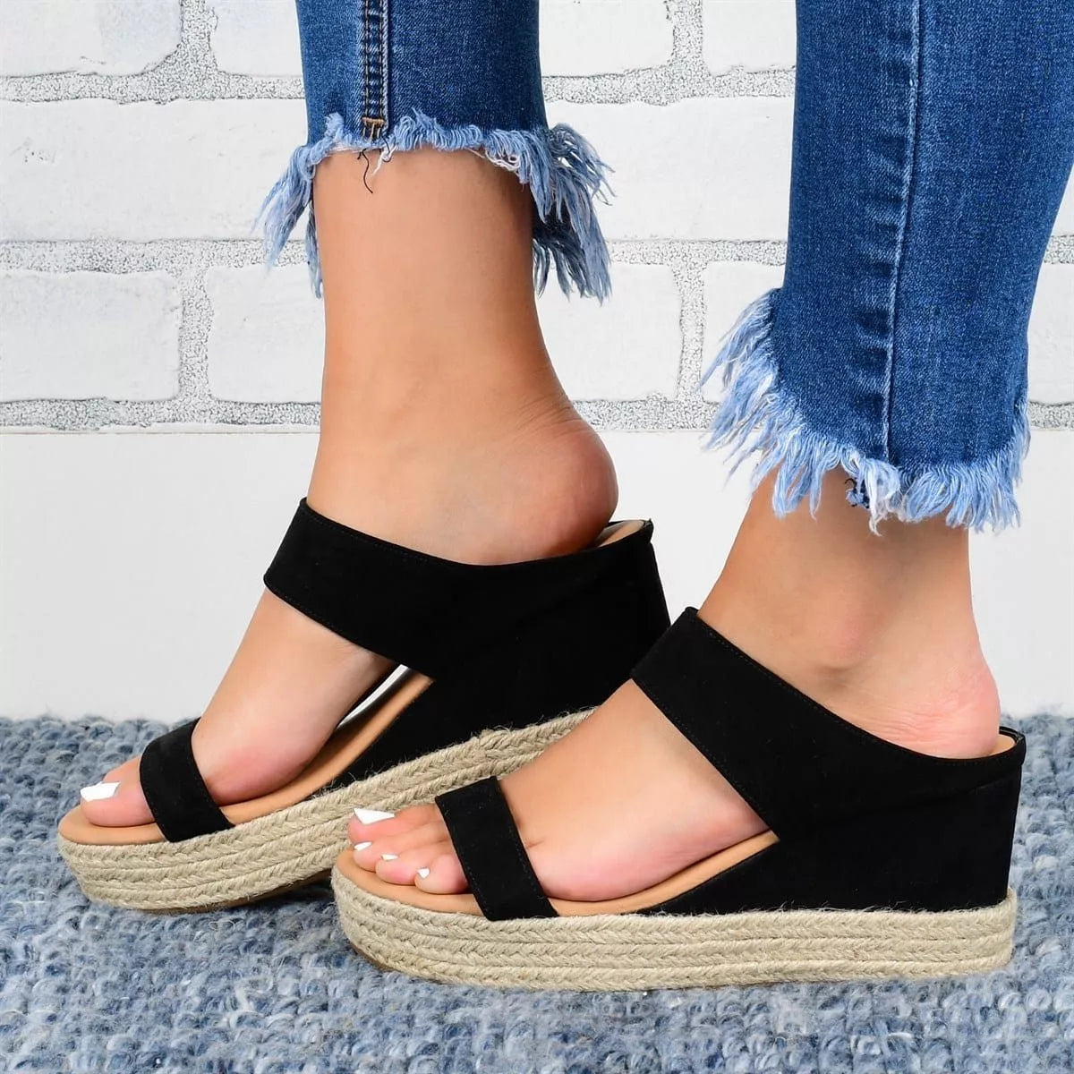 Casual wedge heel sandals in multiple colors with a comfortable 3-5CM heel height