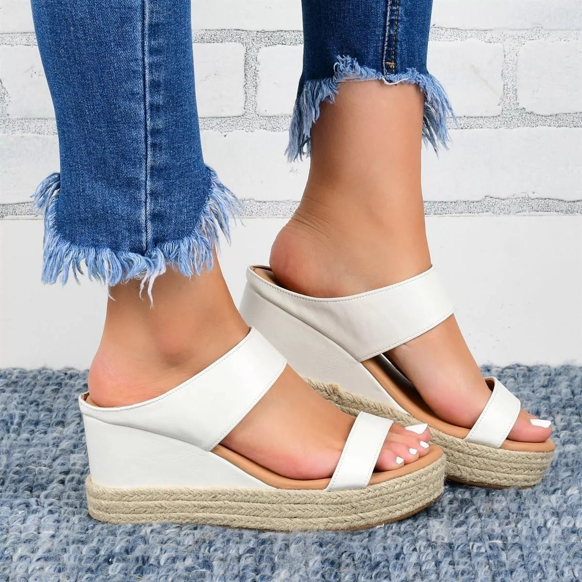 Casual wedge heel sandals in multiple colors with a comfortable 3-5CM heel height