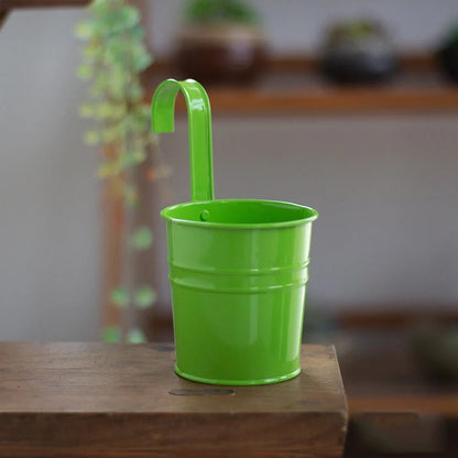 Iron hanging flower pot in various colors for garden and home decoration