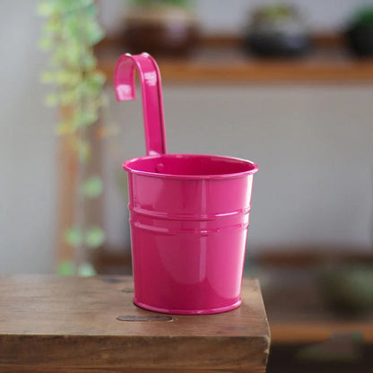 Iron hanging flower pot in various colors for garden and home decoration