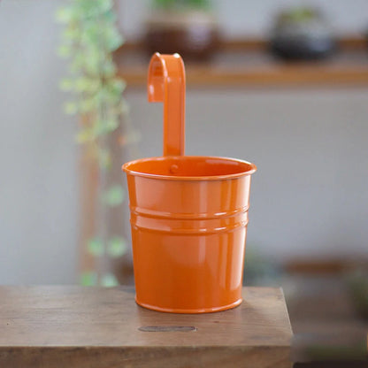 Iron hanging flower pot in various colors for garden and home decoration