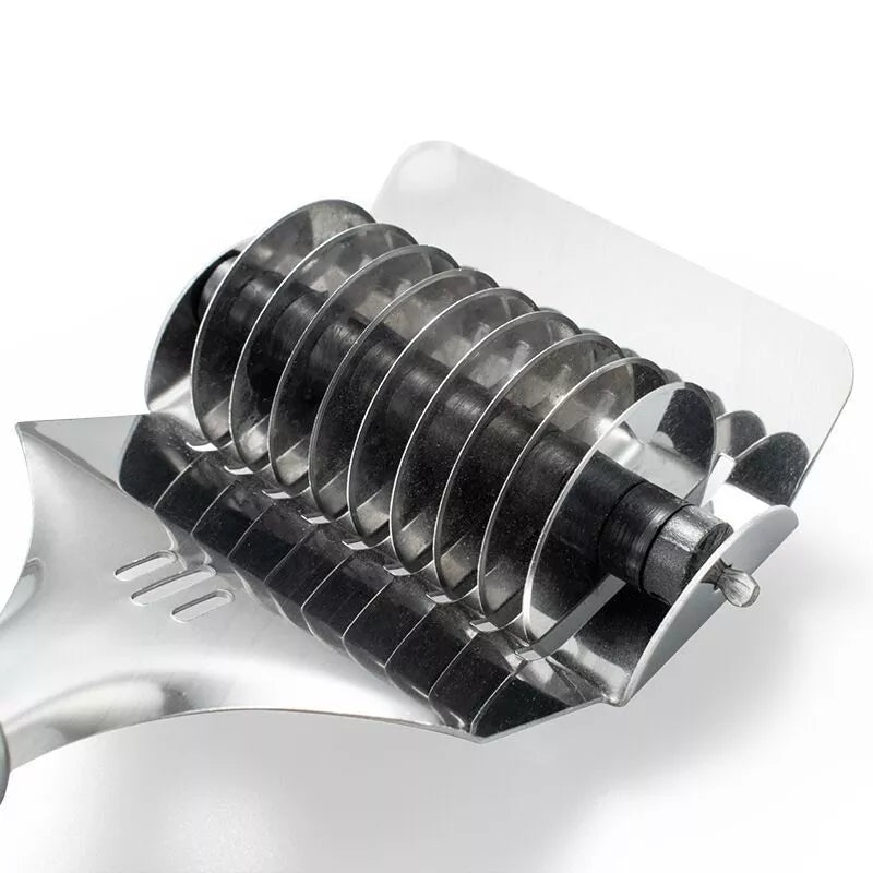 Stainless steel manual noodle cutter with 9-blade roller for uniform pasta