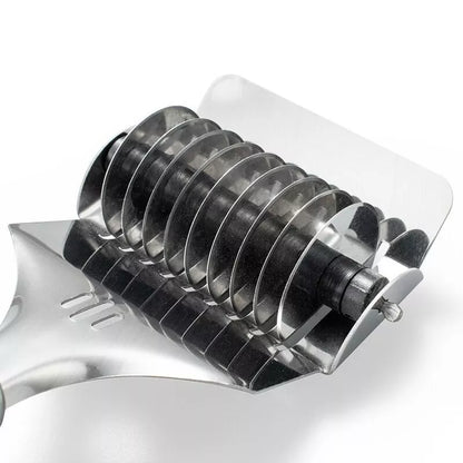 Stainless steel manual noodle cutter with 9-blade roller for uniform pasta
