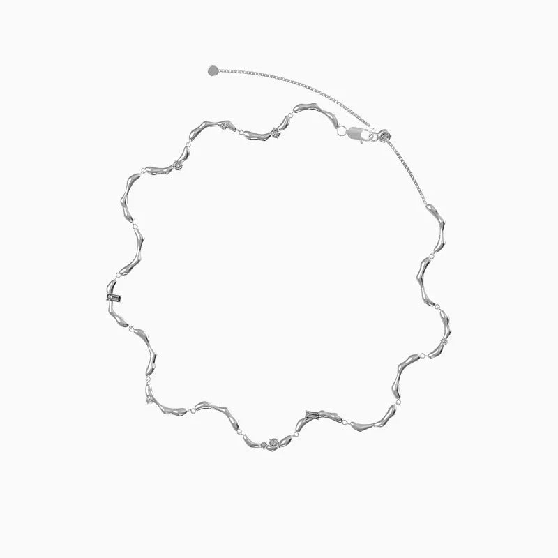 Adjustable wave pattern clavicle necklace with 18K platinum plating