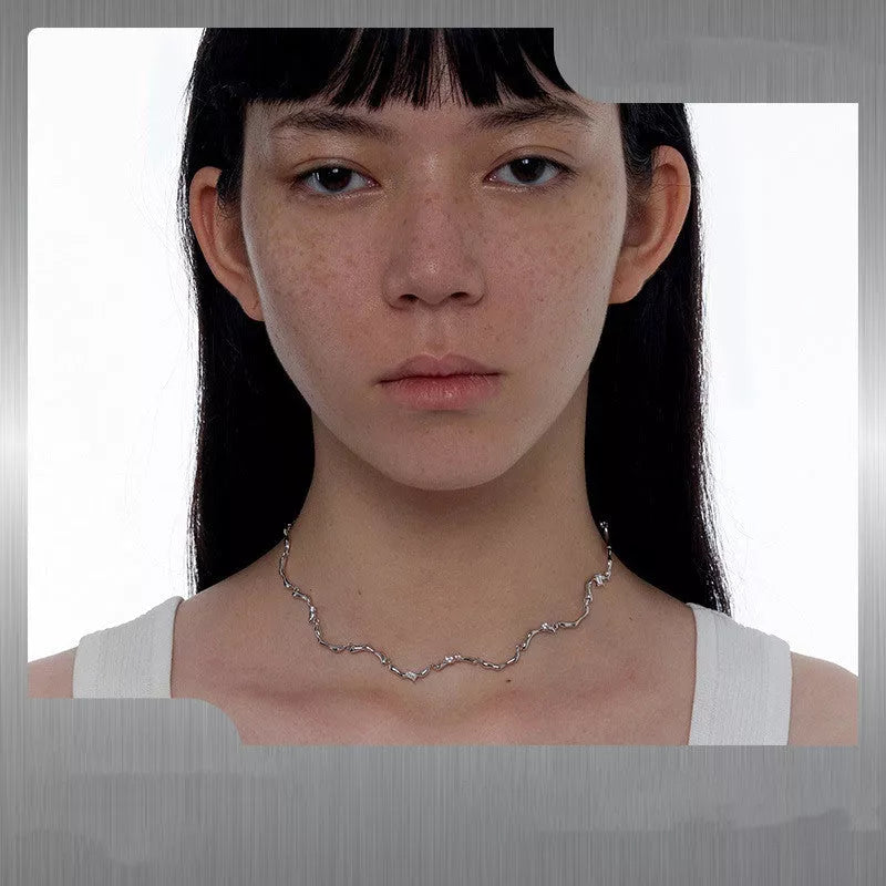 Adjustable wave pattern clavicle necklace with 18K platinum plating