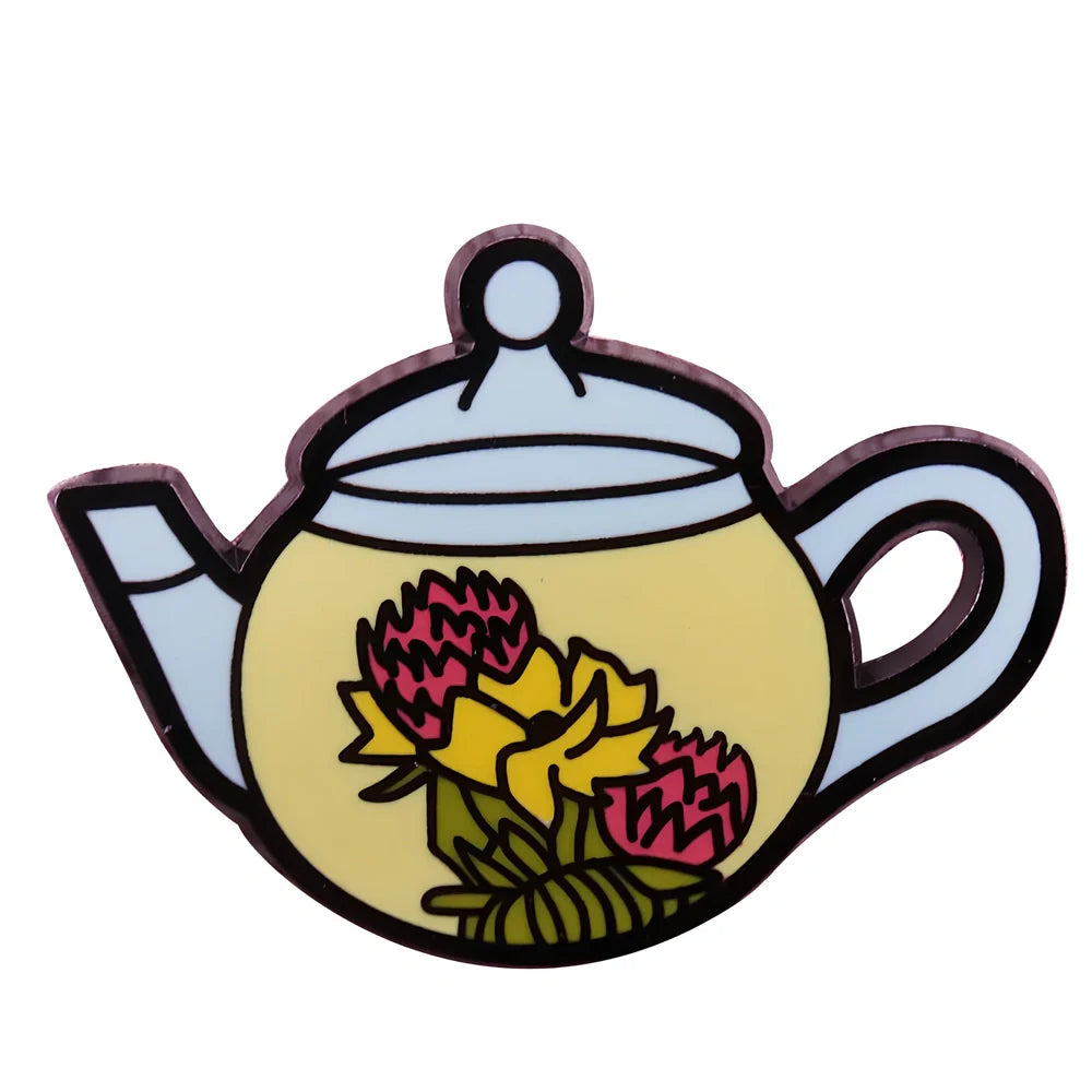 Copper brooch with 4cm diameter and three style variations in individual packaging